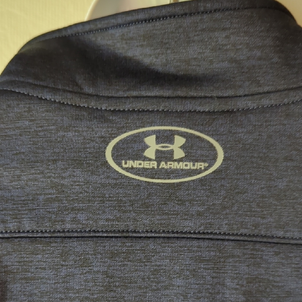 Under Armour Unisex Black Performance Jacket Sleek Design - Picture 4 of 5